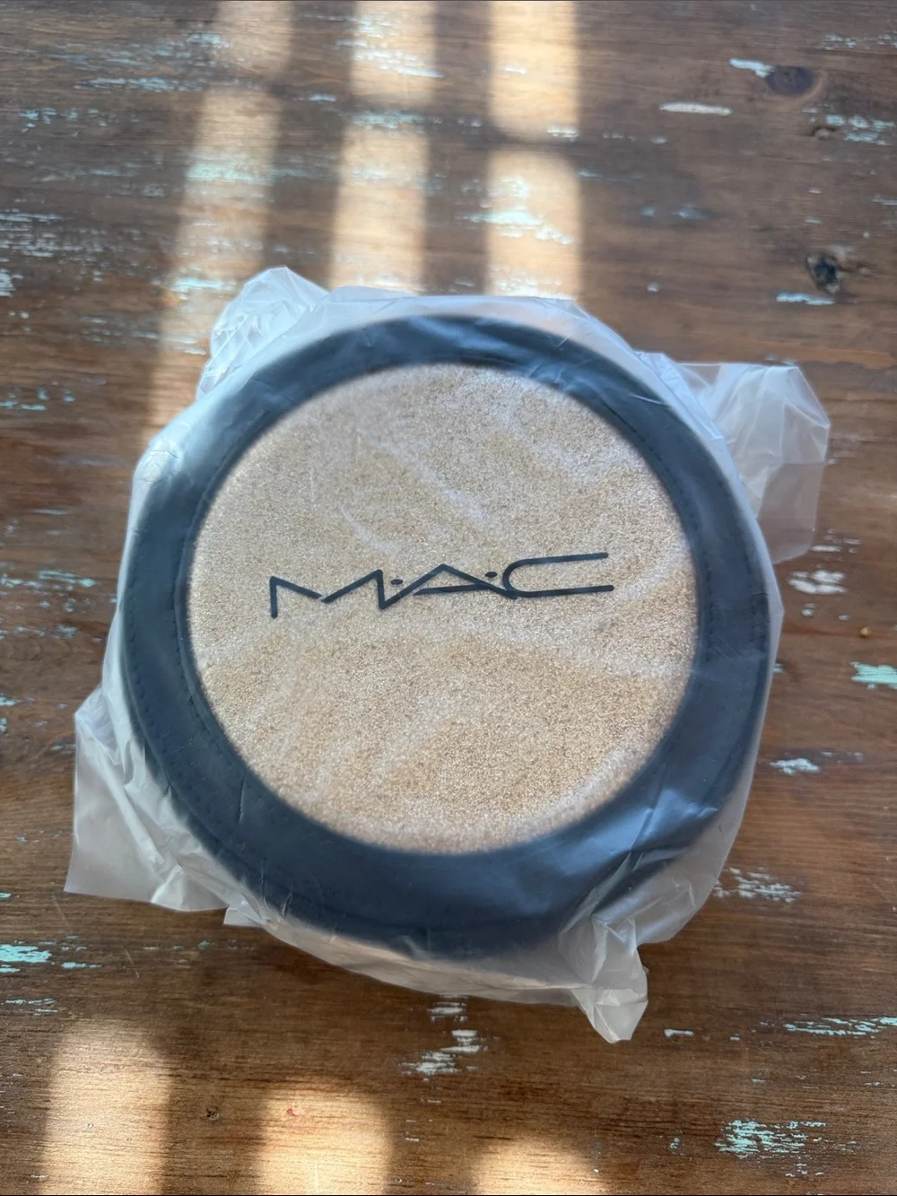 MAC Cosmetics Black and Gold Round Makeup Case